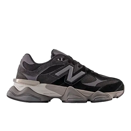 9060 Black with castlerock and rain cloud